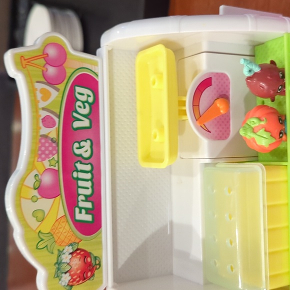 Shopkins fruit & Veg Stand set - Picture 2 of 3